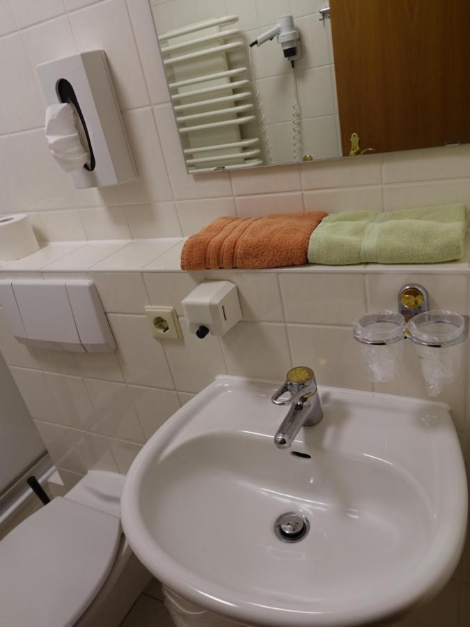 Adler-Hotel Delitzsch Eksteriør billede