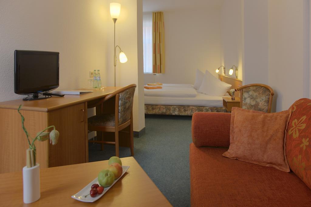 Adler-Hotel Delitzsch Eksteriør billede